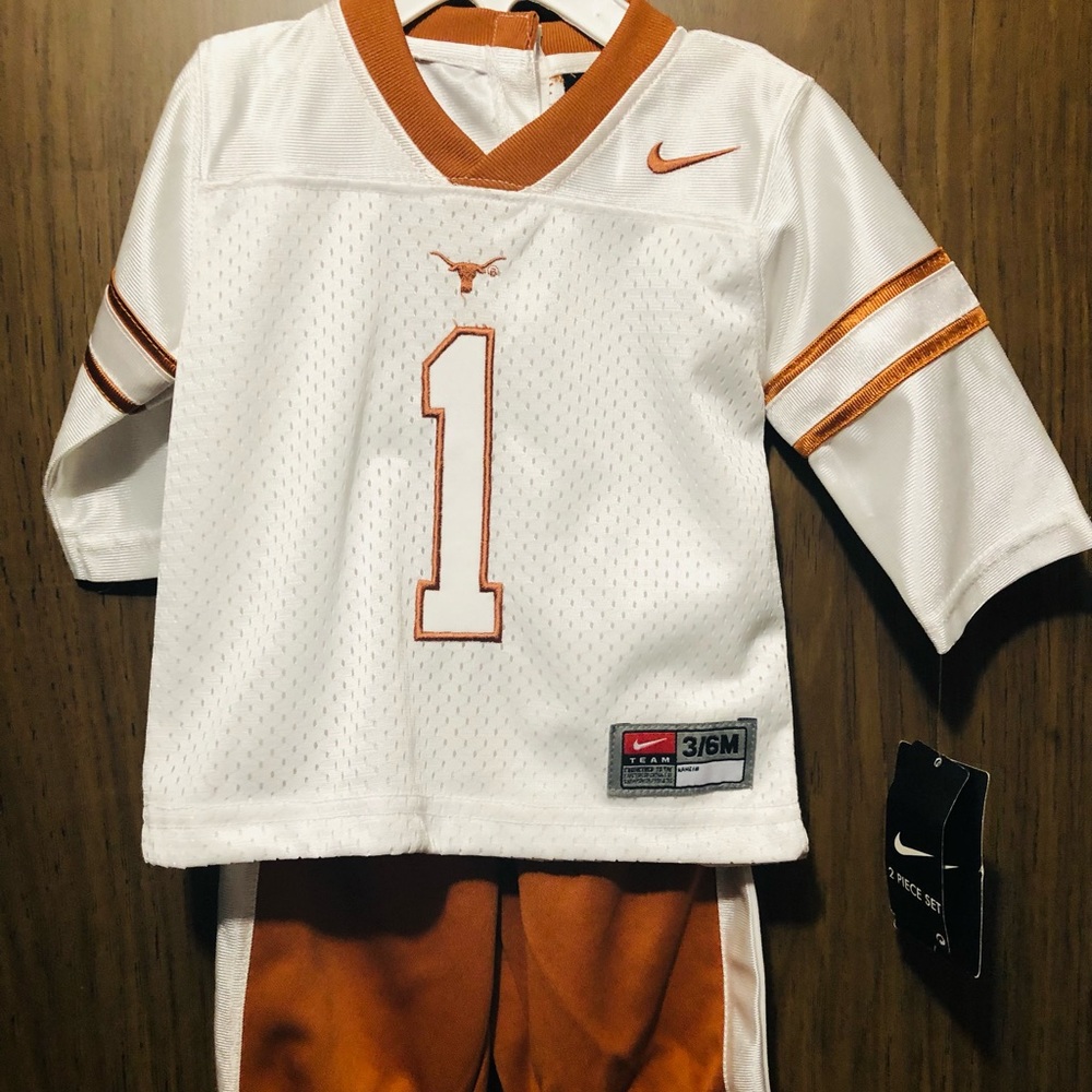 Nike Longhorn 2 piece set size 3/6 months  NWT